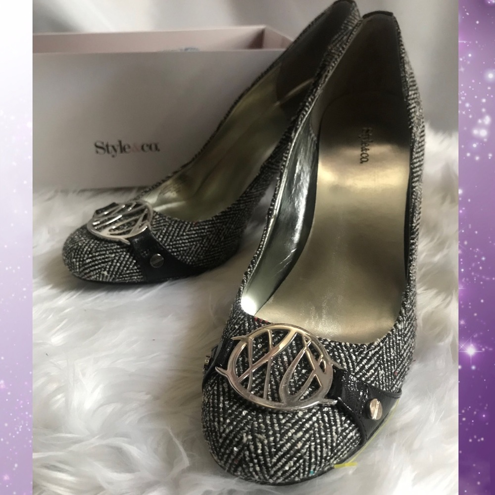 Style Co black & white leather & tweed style pumps